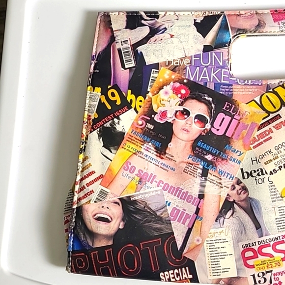 Trendy Magazine Print Clutch - Picture 9 of 10